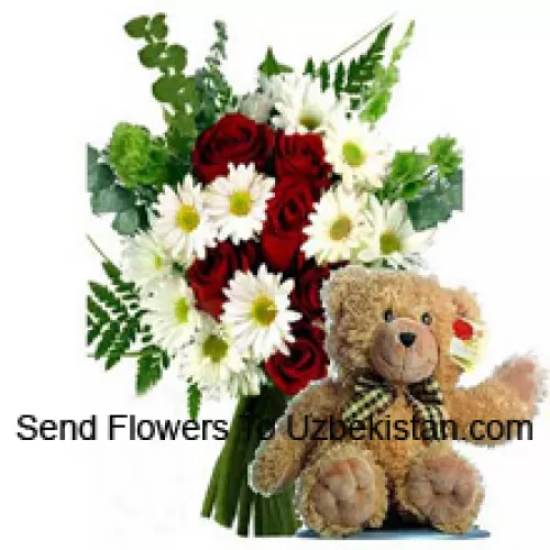 Boeket van rode rozen en witte gerbera's samen met een schattige 12 inch grote bruine teddybeer