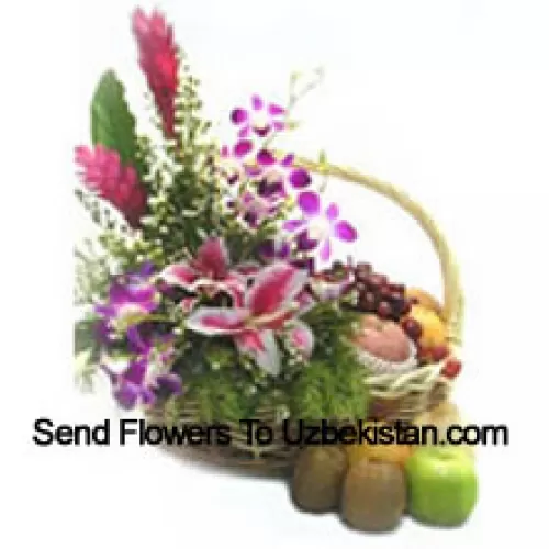 Basket Of 4 Kg (8.8 Lbs) Assorted Fresh Fruit Basket With Assorted Flowers