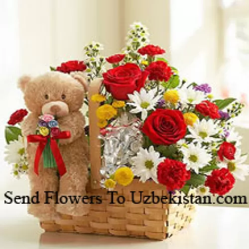 Canasta de flores variadas y un lindo oso de peluche marrón de 6 pulgadas